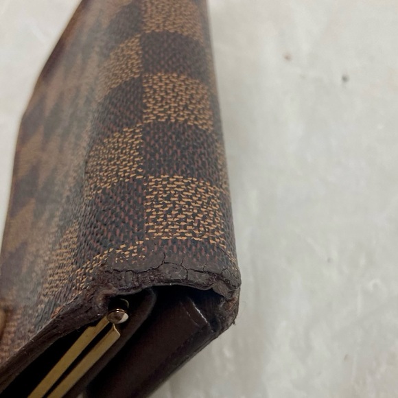Louis Vuitton Damier Ebene Kisslock Compact Wallet 5in x 4in - Picture 11 of 16